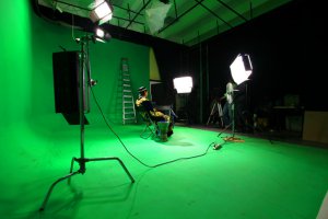 Съемочная площадка любого современного фильма.