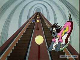 Экстремальный спуск по эскалатору на лыжах 