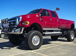 Ford F650 не согласен, что этот "Самый большой в мире".