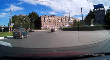 прям для вас ситуация.. в какой полосе едет афтор? и кто виноват в дтп?)) ну и, заодно, как можно быть такой тупой?))