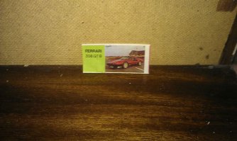 Вывозил с квартиры на дачу старую мебель,пришлось снять зеркало а за ним лежало вот это,в идеально сотояниии