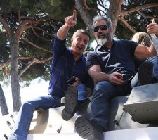 Мел Гибсон раскачался, был стройняшка, а теперь рама побольше Сталлоне.