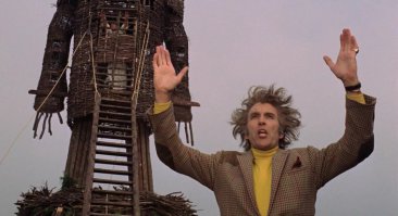 R.I.P.  Жаль, хороший актёр.
«Плетёный человек» 1973 года сам Ли называл одной из лучших своих работ.