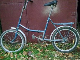 а как же старая добрая "десна 2"?
ох...сколько же километров было на нем проехано сначала отцрм потом и мной...Что интересно-многие ребята(из тех у кого первыми появились новомодные скоростные иностранные велосипеды)признавали что этот велосипед просто превосходный...