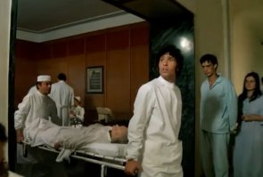 А эти? Хоть и итальянцы, но в России же! И под определение смешных врачей советского кино вполне подходят.