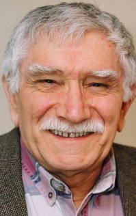 забыли про Армена Джигарханяна, он в фильме не снимался, а озвучивал графа Калиостро