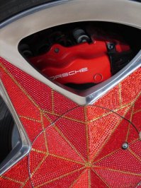 А то делает понтомобить Чичваркина на базе порш кайен на заглавной картинке?