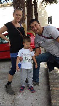 Да конечно.. Это мой муж итальянец. почти 2 метра роста, спортивная фигура, состоятельный, умный, воспитанный. С его мамой, и со всей семьёй у нас отличные отношения. Так что не гребите всех под одну гребёнку