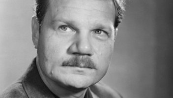 ...НАСТОЯЩИЙ ЧЕЛОВЕЧИЩЕ!!!...ПОМНИМ И ЛЮБИМ!!!...ПОСМОТРИШЬ ФИЛЬМЫ С ЕГО УЧАСТИЕМ И ЖИТЬ ХОЧЕТСЯ !!!!!!!!!...