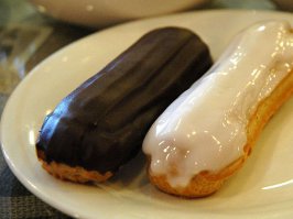 пироженые: школьное - 10коп...заварное - 15 коп...картошка - 12 коп...булочка школьная - 9 коп.