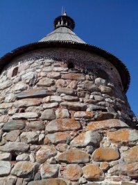 Маленькая башня, но впечатляет.