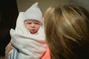 Он всех подозревает: - Я тебя насквозь вижу. Это ты моё пюре съела!