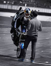 Не пытайтесь повторить!
Работают профессионалы

Фотограф: Марк Кожура