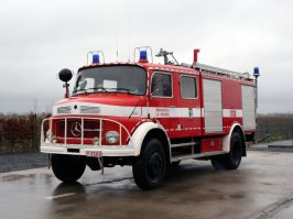 ... вот в двух цветной раскраске пожарный :) Красавец!!!! :)