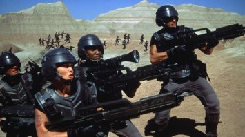 "Убивайте всех, у кого больше двух ног!!!"