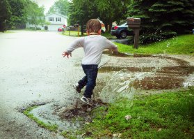 Мелкий напомнил то беззаботное время)