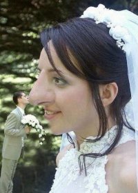 В твоих глазах можно утонуть, а носу  - повеситься