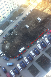 проблема в проектировщиках - можно расширить на 1 метр проезд и сделать огромную стоянку.