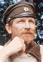 на Руси, слава Богу, дураков лет на сто припасено..