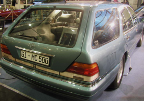 Мерин 600ый. W140 Единственный экземляр, прототип. Машина на ходу. Была построена Karosserie Bau Binz , по заказу Мерседеса. (Планировались так же модели S320, S420, S500.) Мотор V12, Мах Км/ч 250.  Ну и Бэха 7ка в нагрузку, тоже редкий экземпляр....