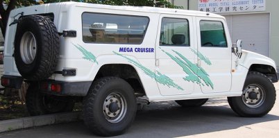 Hummer H1 а нет. Toyota Mega Cruiser