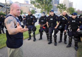 Монсон красавчик!!