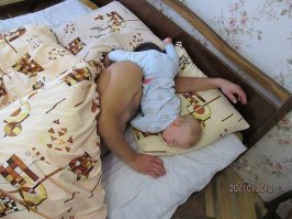 Дети которые уснули в самых неожиданных позах