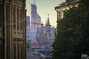 Сравни фото, дебил, фотошоп и реальное фото))) Гастер безмозглый))))