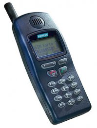 Ню-ню... И про пэдээсы в курсе? Еще вспомнил!!! Первый мобильник мне один из постоянных покупателей подарил!!! Весь магазин в шоке был!!!