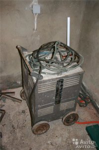 Сегодня как раз сваривал соседу два старых ресивера воздушных, под воду в огород, толщина основной стенки 12 мм. Сваривал по ревизионным люкам, толщина стенки 16 мм, электрод 5ка варил ТДМ-300 переключенным на 220 вольт (нет у соседа трехфазки) свой инвертор (WESTER Combi 180P) даже насиловать не хотелось. ТДМ-500 не потащили тяжеловат. Ресанта САИП не тянула откровенно. А мангал мне нравится полуавтоматом, шовчик аккуратный, зачищать не нужно.
В общем на вкус и цвет, фломастеры разные, кому-то нравится поп, кому-то попадья, а кому-то попова дочка. :)