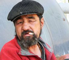 Да и хер с ним - по бровке объеду, пускай лежит, кто нибудь все равно скорую вызвал (или вызовет), чё время терять??