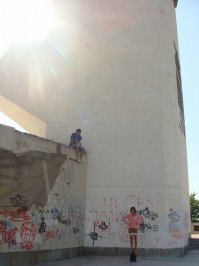 Это еще закрасили половину и почистили,ездил в Крым в 2011 было еще хуже..сам был в шоке,такое место красивое и такое загаженное..