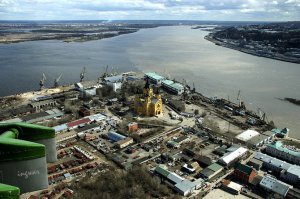 с позволения автора дополню про Волгу (слева) и Оку (справа) в Нижнем Новгороде, но немного с другого ракурса