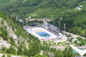 Медео сейчас именно так выглядит, фотка сделана в прошедшие выходные....А насчет переименований вы правы несомненно, задолбали они с ними уже, оставили бы уже все как есть и как было изначально, но нет же...