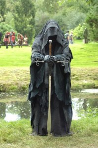 Вот у этого типца даже без фотошопа прикид ох..енный, я считаю.