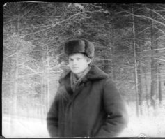 Ностальгия, 1986 год. Ондатровая шапка, мохеровый шарф. А за натуральной овчины "аэрофлотовский" полушубок, доставшийся мне от отца, я  сейчас очень большие бы деньги отдал.