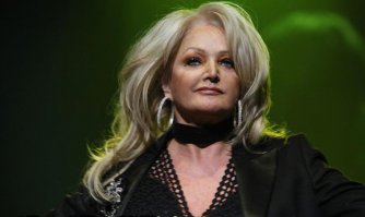 Бонни Тайлер.
Тогда и сейчас.