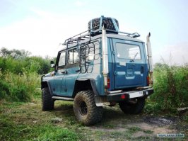 Немного манипуляций с двигателем и глушак вывезти наверх - можно вброд ходить :)