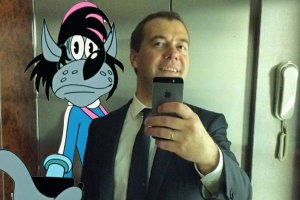 Это они от него заразились? Ну, понимаете, от кого... А он сам от того, кто за спиной стоит заразился видимо...