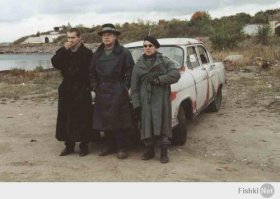 Братва на разборках на крутой тачиле:)