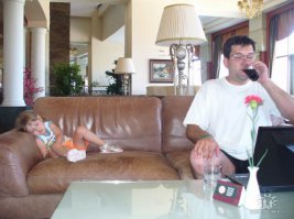 17 фотографий папаш, которые в душе еще дети