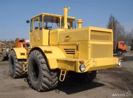 Пусть с этим пободается! Кстати этот трактор "Кировец" создавался как тягач для ракетных систем- но военных он не устроил и его оставили как трактор. Вот поэтому для него очень долго не было всяких прицепных устройств для полевых работ. Он таскал мелкие для него от "Беларуси" что экономически было нецелесообразно.