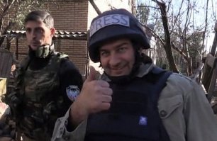 Хабенский великолепный актер, а пореченков был тоже неплохой, но после стрельбы из пулемета по людям в другом государстве и прятаньем за лейбой "ПРЕССА" что подставило под огонь журналистов в целом - полная тварь.