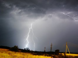 И что же в этом такого бесстрашного ??? 
Я даже не задумался когда фото делал !!! :) :) :)