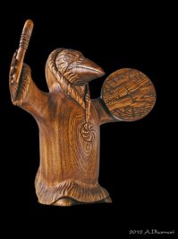 А у нас на Севере раньше жили огромные вороны, которые одевались и носили с собой жезл и бубен. Неопровержимое доказательство: