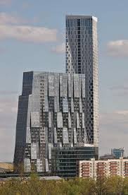 Всяко лучше, чем вот эта "доменная печь" на Мосфильмовской, к примеру.