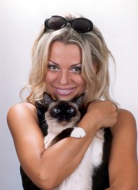 "София Лорен" зачем добавлять в имена буквы, которых там быть не должно
и где отечественные?