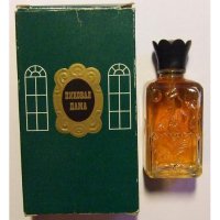 До сих пор помню запах "Пиковой дамы", мама ими пользовалась. 
Иногда нюхал флакон, когда она задерживалась с работы...