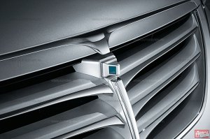 я не любитель корейцев, но на первом хёндае генезисе уже в 2008 году была такая опция. На фото как раз эта камера