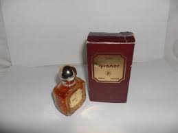 До сих пор не могу забыть этот запах от женщин.